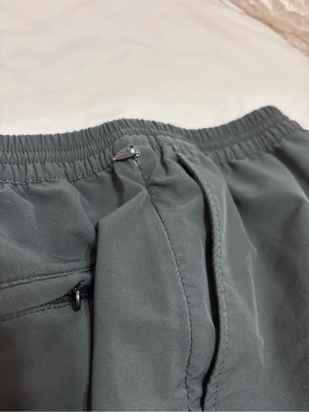 Banana Republic Men’s L Black Performance Stretch Shorts 9”